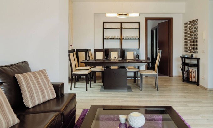 Sinaia Apartment | Panoramic Mountain View Loft - Free Parking