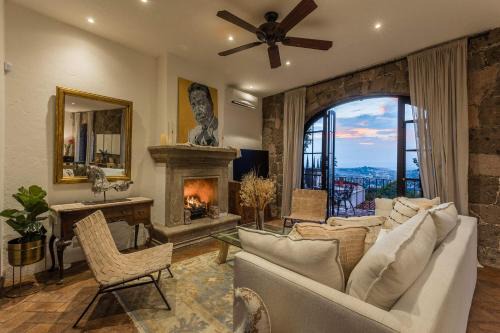 Zona Centro House | Panoramic Paradise 3BR Gem Overlooking San Miguel