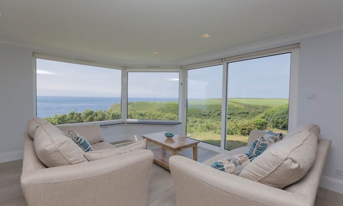 St. Levan House | Panoramic sea views overlooking the beach – on the South West Coast Path