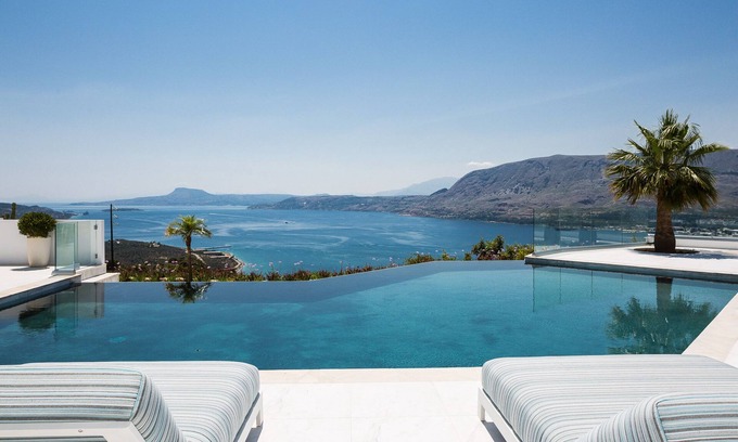 Pitharion Villa | Panoramic sea views, private heated pool & jacuzzi!