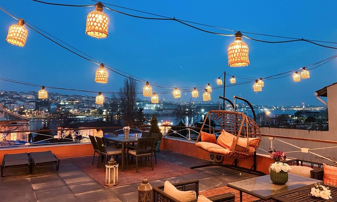 Sakarya Villa | Panoramic Terrace Oasis: Stunning Sea Views and Iconic Landmarks in Balat