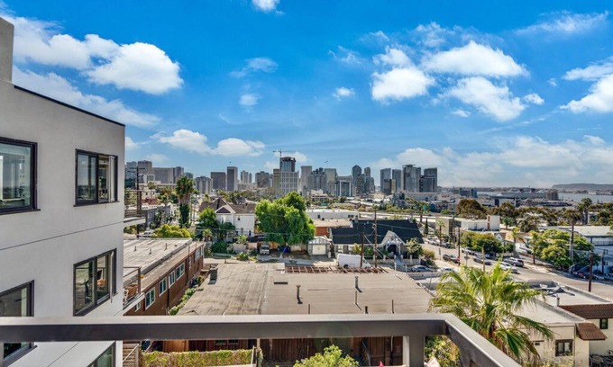Little Italy Condo | Panoramic View | 2bd/2BA | Sleeps 4 | Parking Available