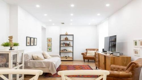 Firostefani Apartment | Panoramic View Apartment in the Heart of Fira