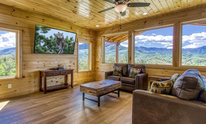 Pittman Center Ski Chalet | Panoramic View - Awesome Mountain Views, $1089 FREE tickets each paid day!
