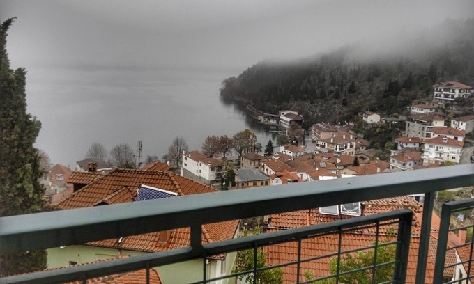 Kastoria Apartment | Panoramic view of the lake! A romantic retreat right into the heart of Kastoria.