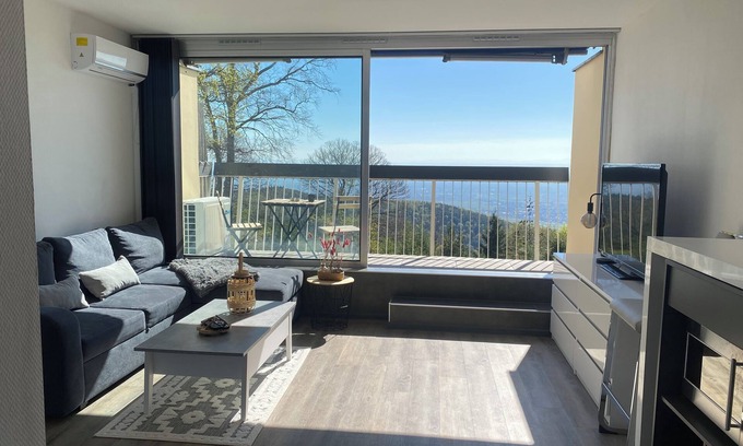 Trois-Epis Apartment | Panoramic view studio