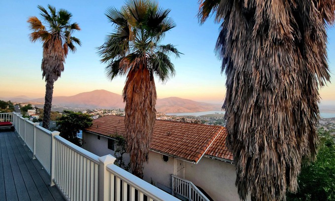 La Presa House | Panoramic views of San Diego. Private and Quiet