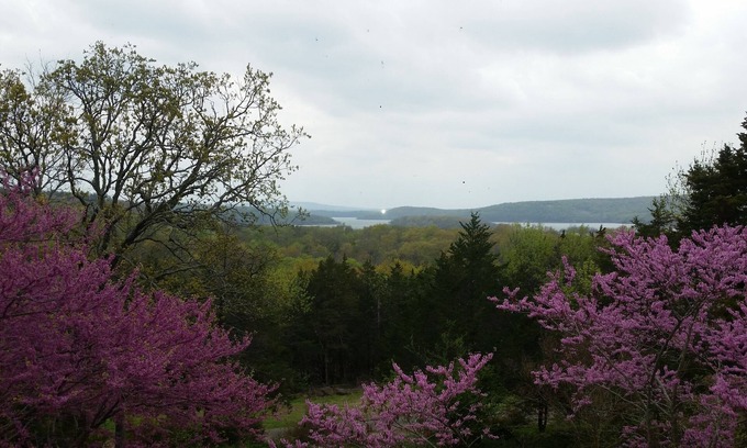 Pettit House | Panoramic views of Lake Tenkiller from the House on the Hill