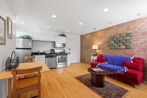 Mount Washington Apartment | Panoramic Views on Your Front Porch