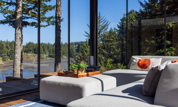 Coos Bay Cabin | Panoramic Water Views~Private Getaway