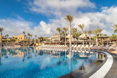 Corralejo Apartment | Papagayo 21-22, big pool and free WIFI