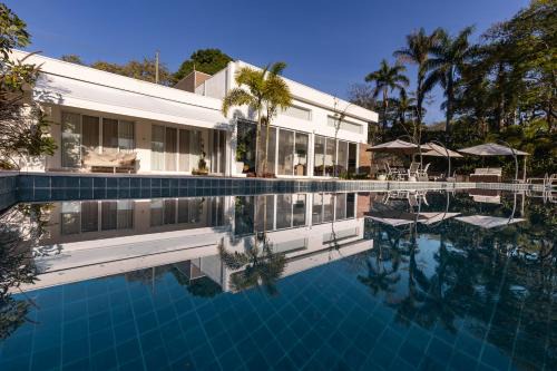 Boituva House | Paraíso em Boituva - chácara nova, moderna, 2100 m, em condomínio -10 PESSOAS