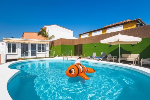 Telde Villa | Paraíso en la Playa. Private Heated Pool