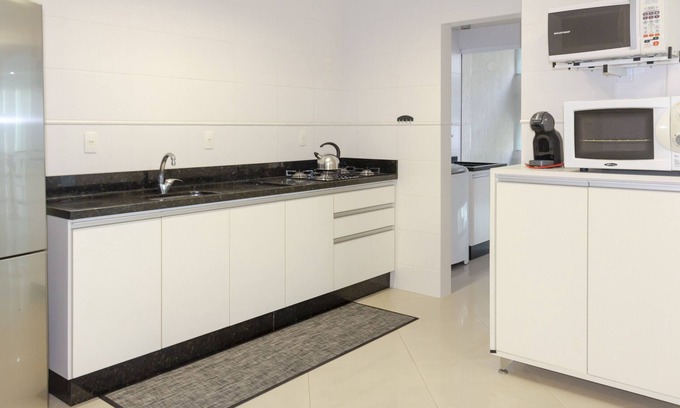 Castelo Branco Apartment | Para 8 hóspedes a 2 quadras do mar KS1145