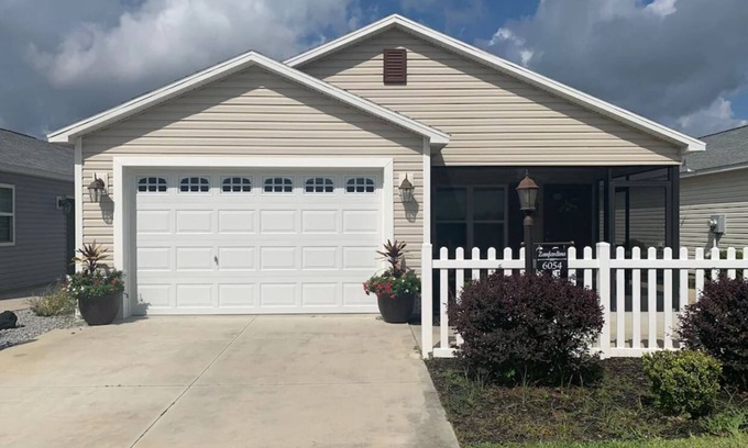 Wildwood Villa | Paradise! 2 bed, 2 bath plus 4-seater golf cart.