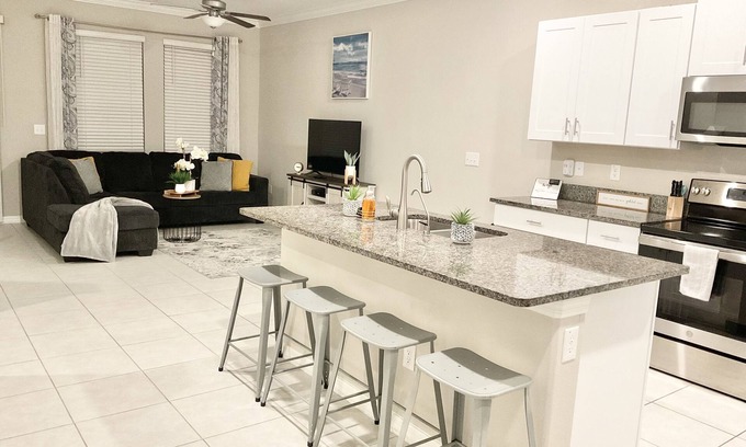 Wesley Chapel South House | Paradise! 3br/3ba large Townhouse near the Epperson Lagoon Community