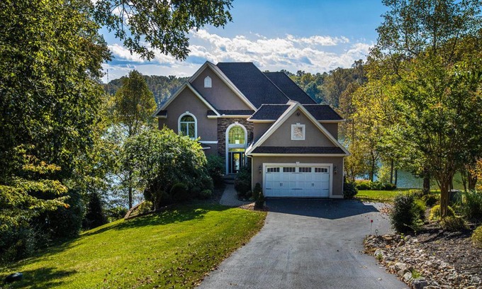 Moneta House | Paradise at Sunset Cove