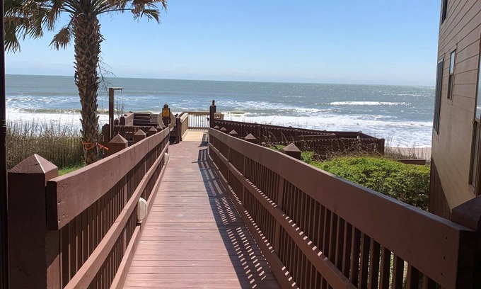 Sneads Ferry Condo | Paradise awaits! Beachfront condo with everything you need!