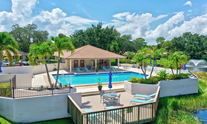Palm Beach Gardens Cottage | Paradise Awaits! PGA Paradise Cottage II