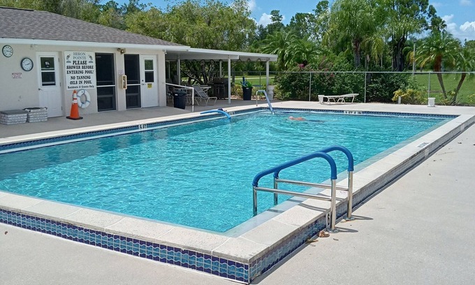 Lake Suzy Condo | Paradise awaits in this 2 bed, 2 bath first floor Condo in Lake Suzy, FL