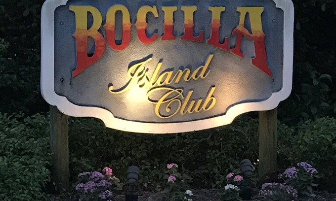 Bokeelia Condo | Paradise awaits you at the Bocilla Island Club on Pine Island Florida.