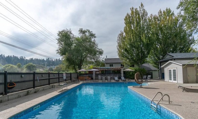 Central Okanagan House | Paradise Beach