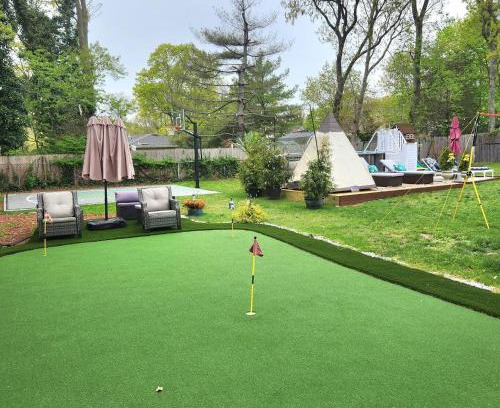 Mastic House | Paradise Citadel, Htd pool hottub Golf Basketball