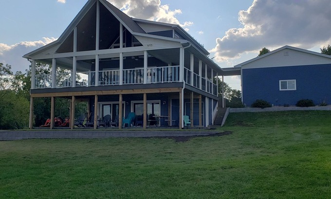 Coldwater House | Paradise - Coldwater/North Lake Rental - Monthly/Weekly/4 day off season