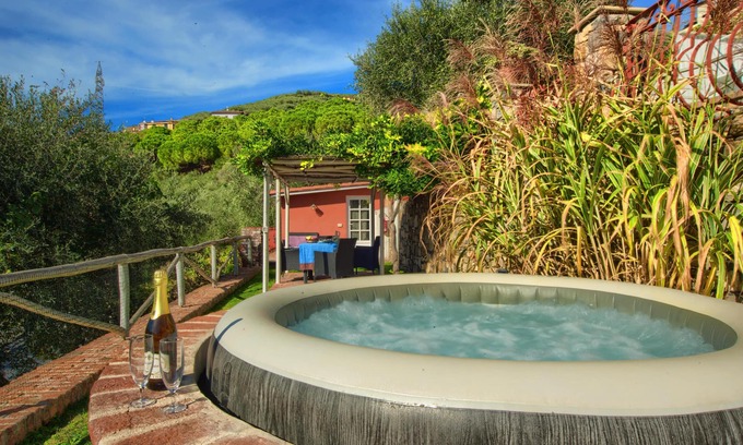 Diano San Pietro Cottage | Paradise Cottage with garden and private Jacuzzi