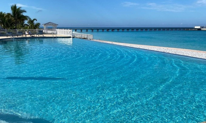 Bimini Islands Condo | Paradise Found! Cozy 2-bedroom condo with AC and WiFi in fabulous Bimini Bay