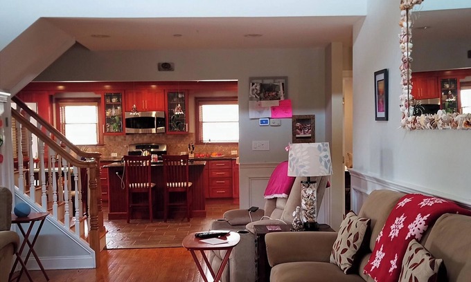 Alden Manor House | Paradise Found: Steps to Private, Residents Beach; Pkwy Access Convenient to All