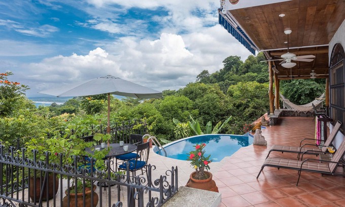 Manuel Antonio House | Paradise found! Tropical getaway with ocean, jungle and sunset views.