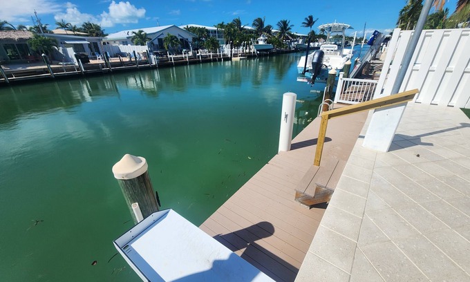 Key Colony Beach House | Paradise Found! Amazing 2/2 half duplex in KCB with Cabana Club & dockage