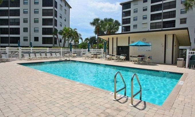 South Island Condo | Paradise Getaway: Island Living