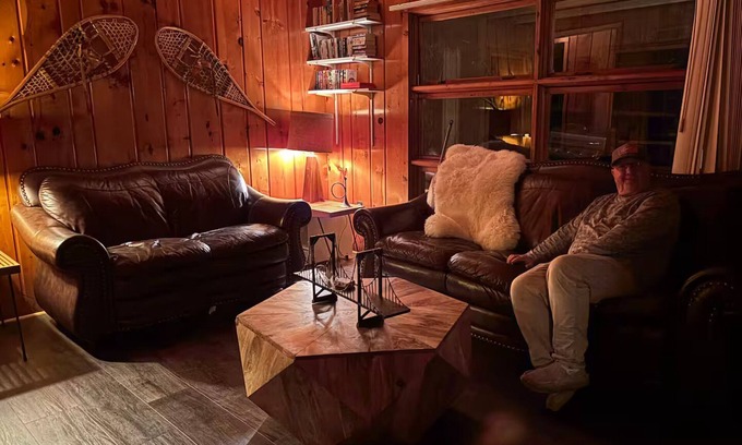 Carp Lake Cabin | Paradise Lake near Mackinaw City. Lakefront, near downtown & ferry docks