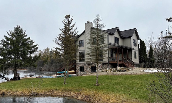 Lebanon House | Paradise! Luxury 50-acre lakefront retreat. Swim, fish, kayak