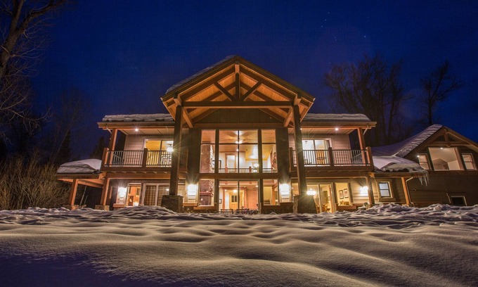 Featherville House | Paradise on the Boise River