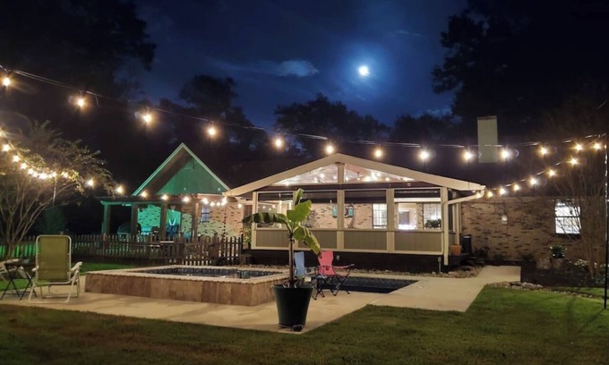Columbus House | Paradise on the Prairie