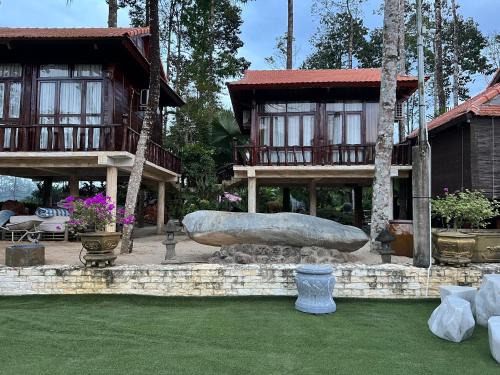 Quan Tom House | Paradise on the Tree