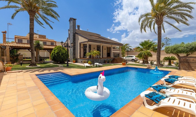 Mil Palmeras Villa | Paradise Palms by Fidalsa