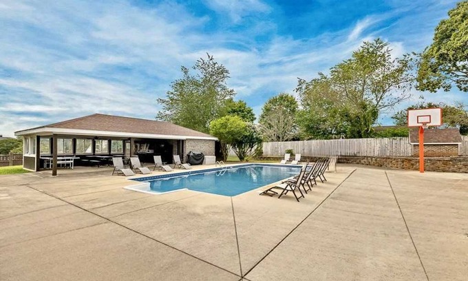 Mooresville House | Paradise Pavilion: Grill, Picnic & Play by Pool !