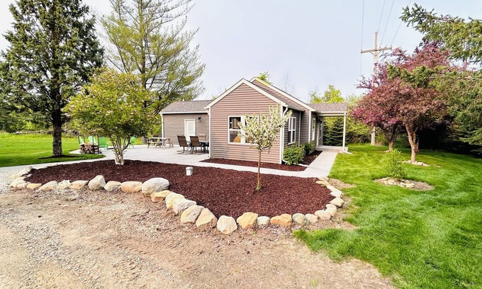 Lexington House | Paradise , Privacy , Public Beach access , Lexington , Close to Downtown,