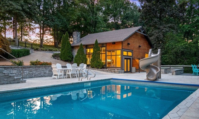 Winchester House | Paradise Resort-Dock, Pool, Hot Tub, Movie Theatre