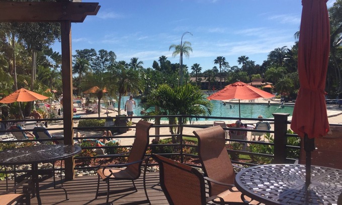 Naples Condo | PARADISE! RESORT POOL Quiet beaches, GETAWAY NOV, DEC 2025 & JAN 2026 AVAILABLE