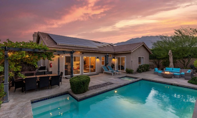 Vista Norte House | Paradise Springs, 4br Pool&Spa 5min to Downtown PS