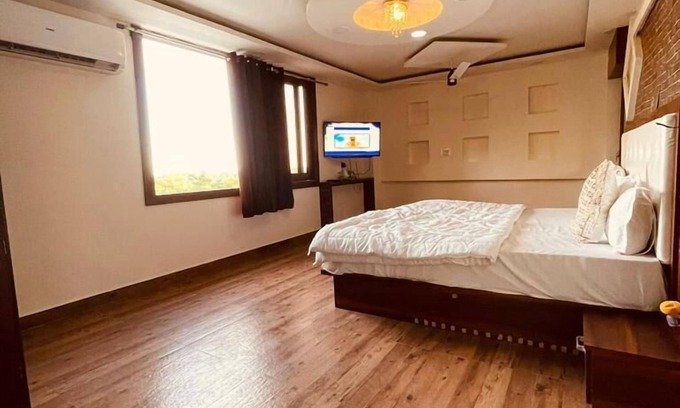 Dhaliara Hotel | Paradise Woodland Resort Chintpurni
