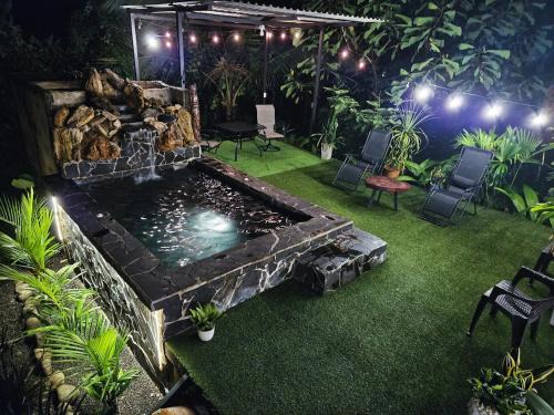 La Fortuna Ski Chalet | ParadiseTropical Garden Cabin with private jacuzzi