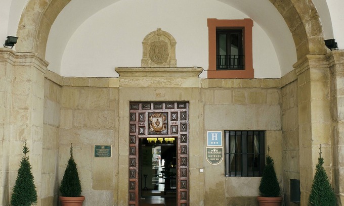 Santo Domingo de la Calzada Hotel | Parador de Santo Domingo Bernardo de Fresneda