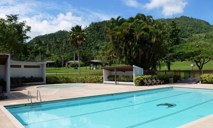 Adjuntas Hotel | Parador Villas Sotomayor