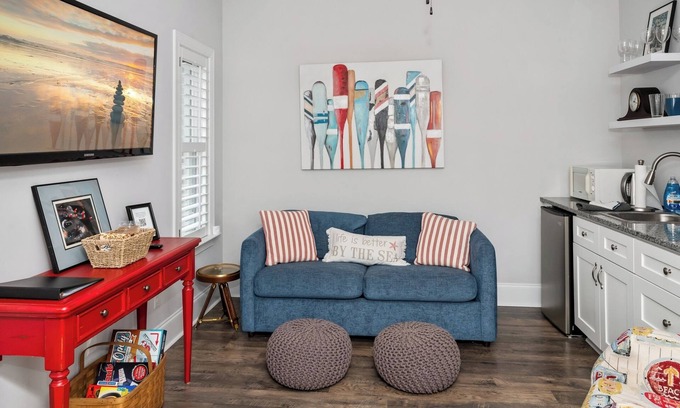 Long Beach Apartment | Paradox Place-Cozy Apartment on Oak Island